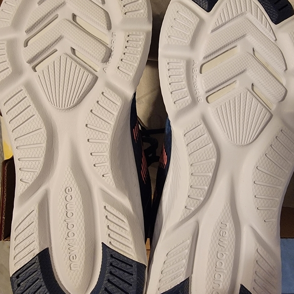 New Balance Woman's 417- new in box - Picture 5 of 5
